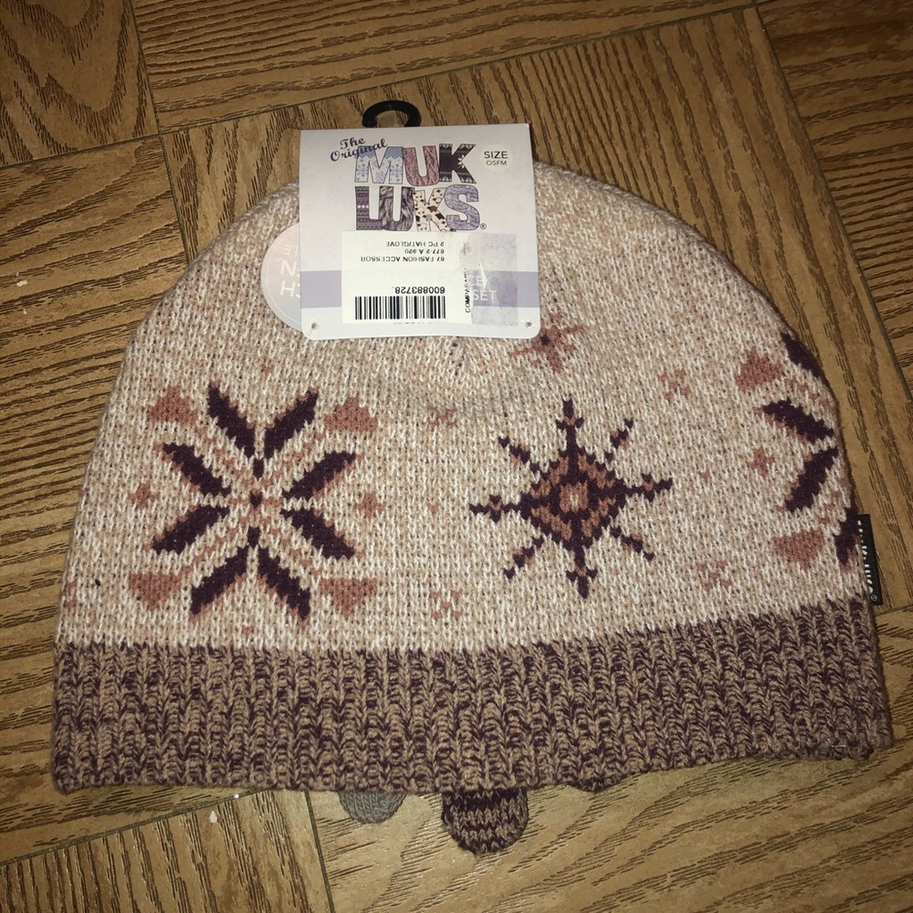 MukLuks hat and glove set cute!